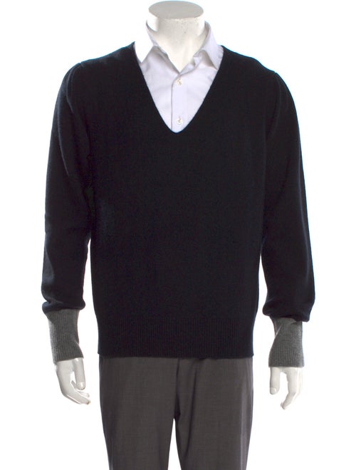 Random Identities V-Neck Long Sleeve Pullover