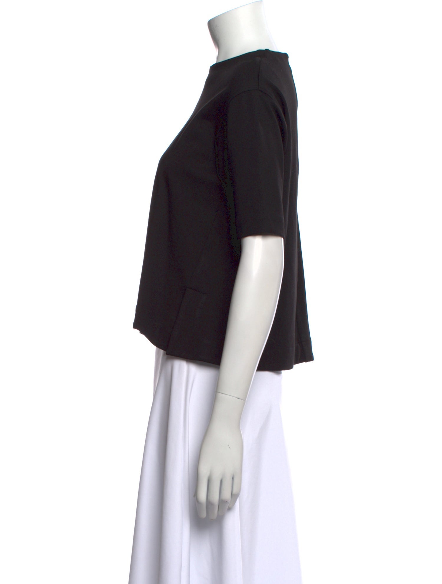 Roucha Crew Neck Short Sleeve Crop Top