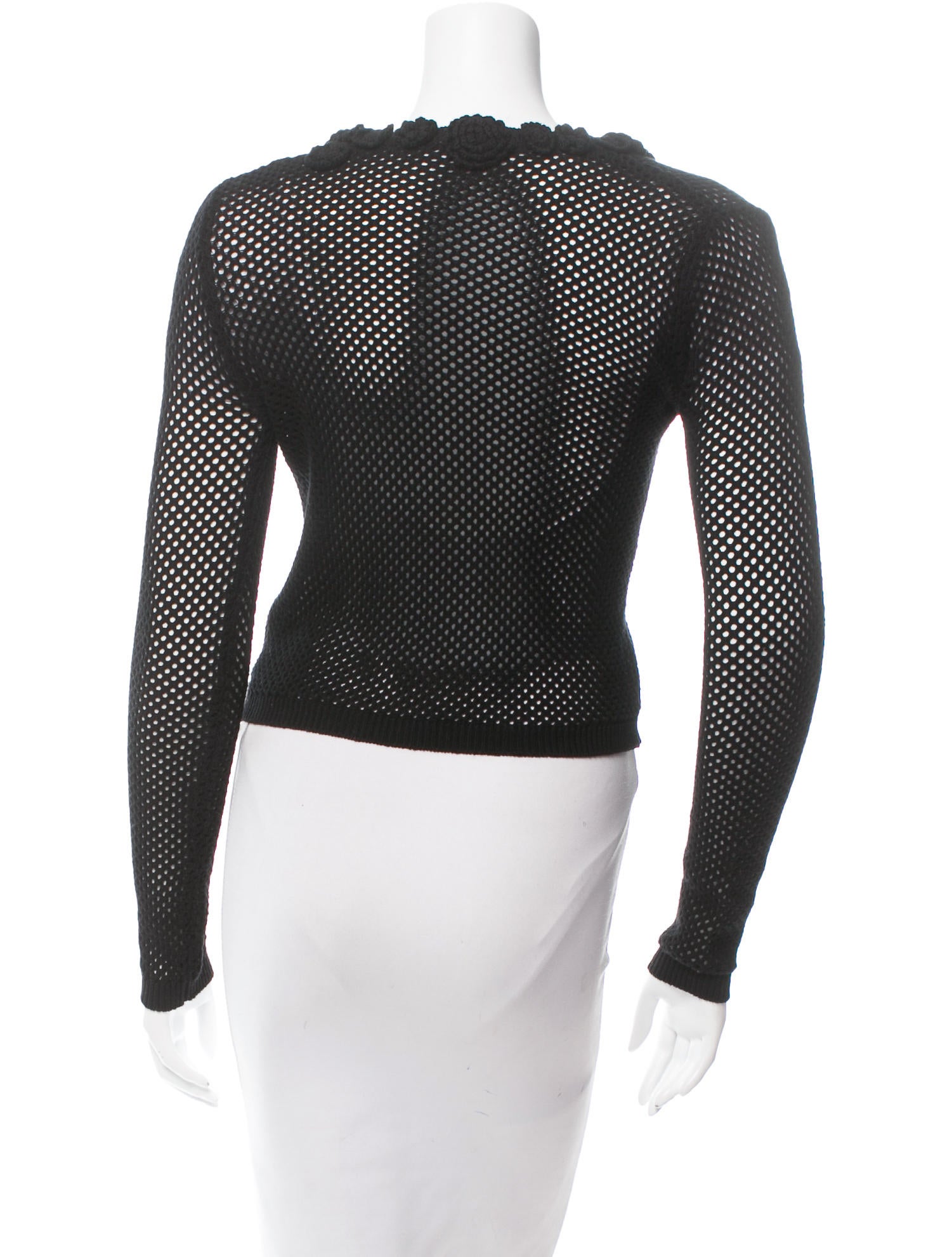 Cropped Cardigan Sweater. Sweaters are a great addition to any wardrobe because they make it so easy to layer; throw one on over other clothing and take it off again if the weather warms up.