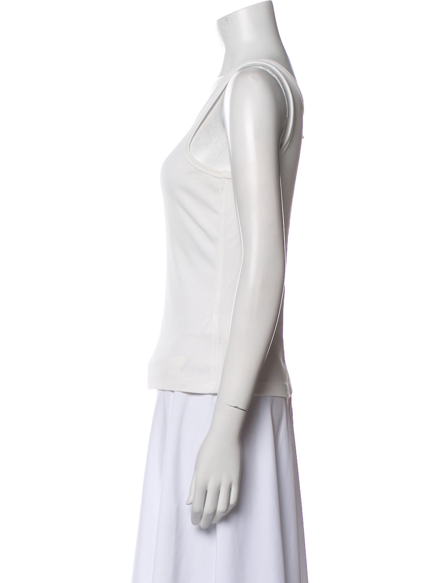 Recto Scoop Neck Sleeveless Top