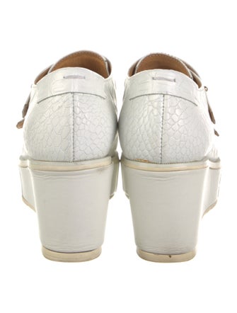 Reike Nen Embossed Leather Pumps