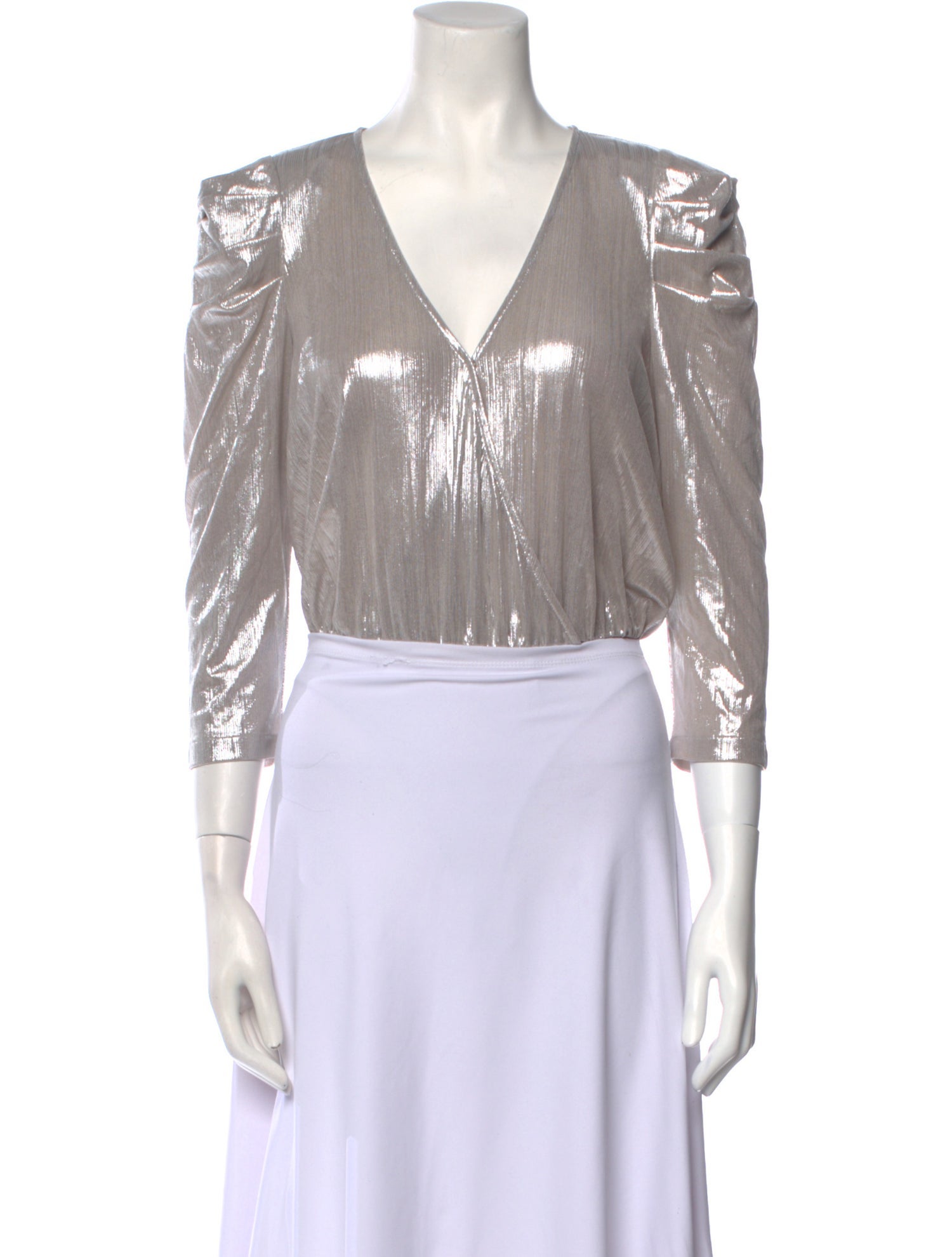 Retrofête V-Neck Three-Quarter Sleeve Crop Top w/ Tags