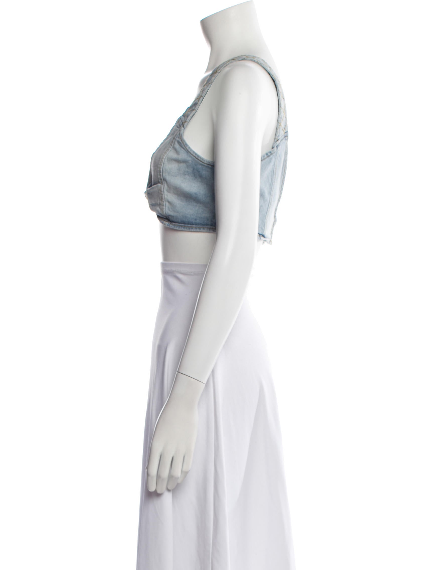 Retrofête V-Neck Sleeveless Crop Top