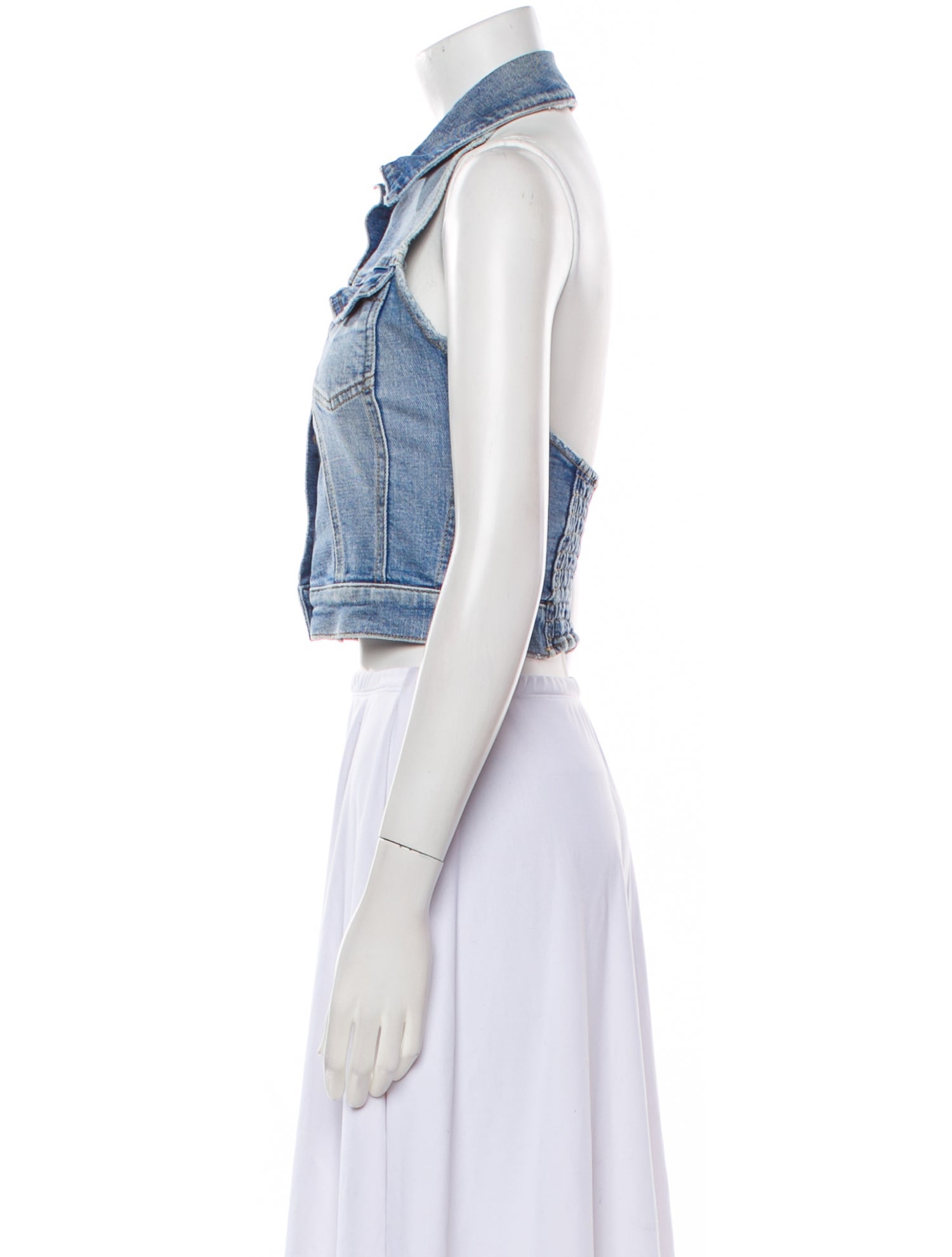 Retrofête Halterneck Sleeveless Crop Top