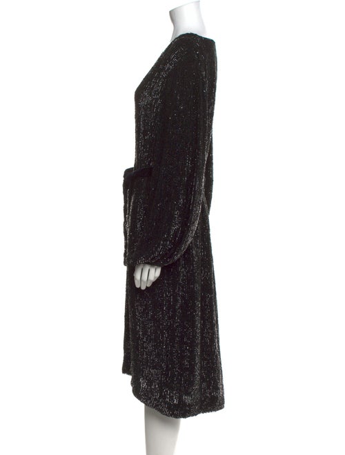 Retrofête V-Neck Midi Length Dress