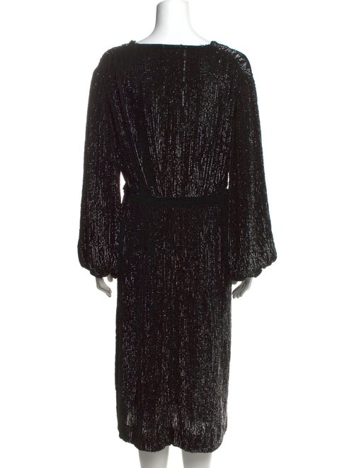 Retrofête V-Neck Midi Length Dress