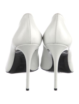 Retrofête Leather Pumps