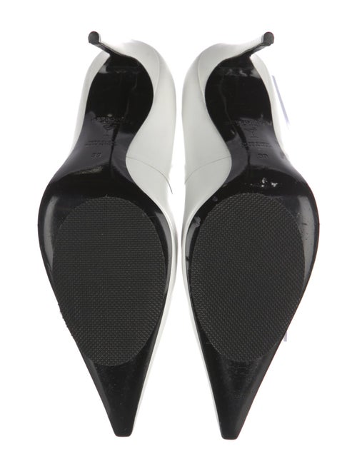 Retrofête Leather Pumps