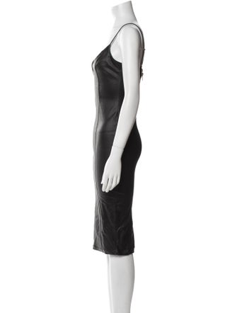 Retrofête V-Neck Knee-Length Dress