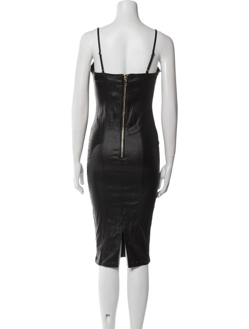 Retrofête V-Neck Knee-Length Dress