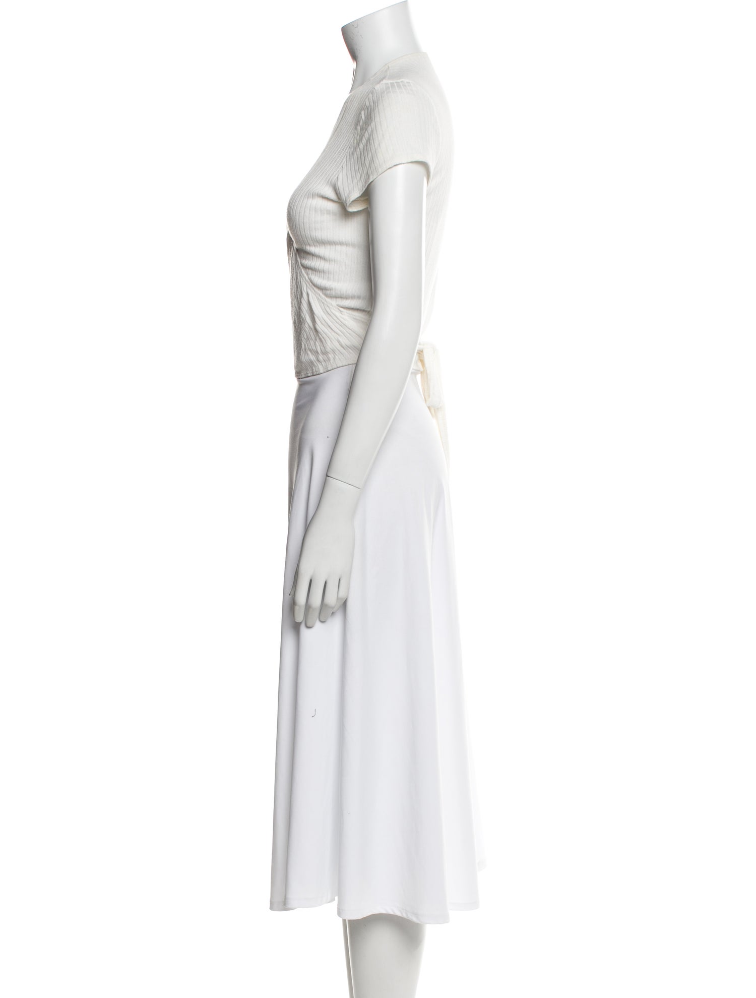 Reformation V-Neck Short Sleeve Crop Top