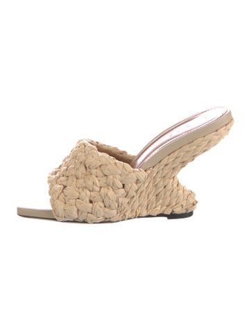 Pre-owned Rhode Raffia Slides In Neutral