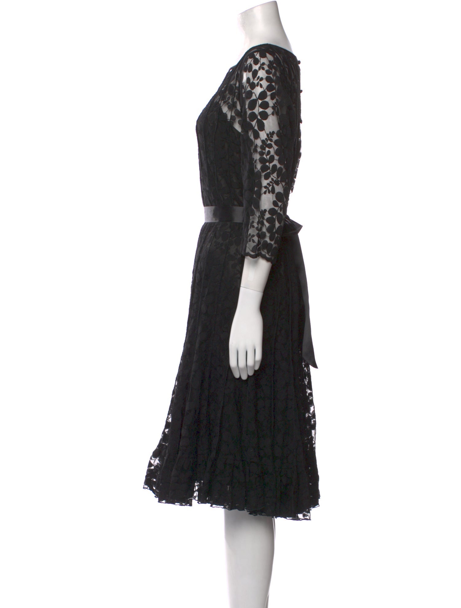 Teri Jon by Rickie Freeman Lace Pattern Midi Length Dress - Black Dresses,  Clothing - WRIFR29027 | The RealReal