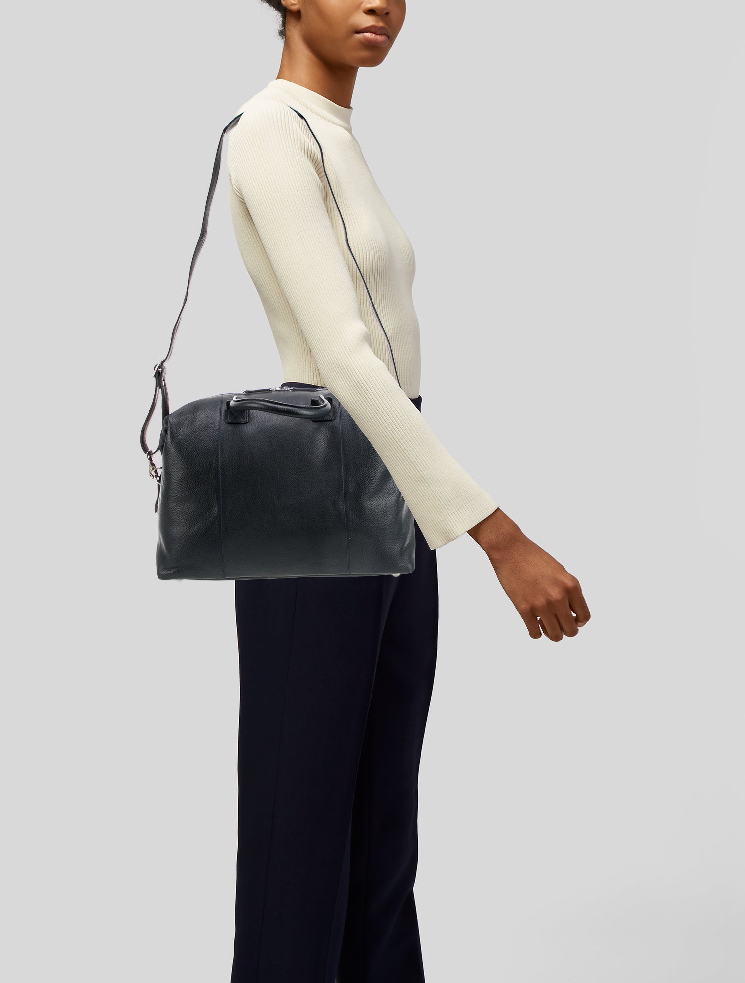 ROYCE New York Leather Shoulder Bag