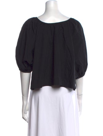 Raquel Allegra Scoop Neck Three-Quarter Sleeve Crop Top