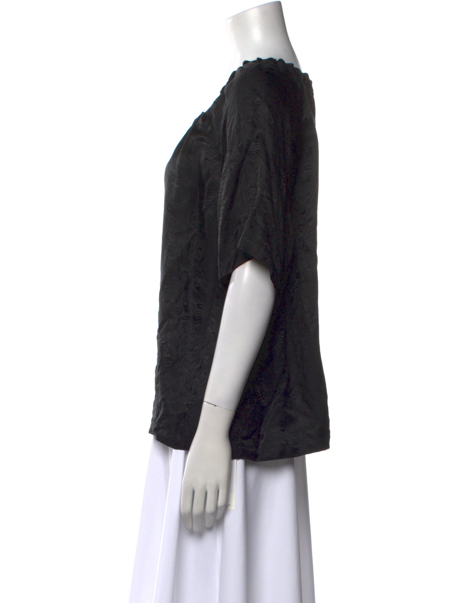 Raquel Allegra Scoop Neck Short Sleeve Blouse