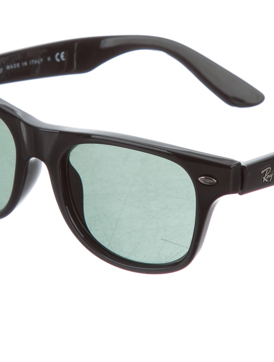 RayBan Girls' Wayfarer Junior Sunglasses Black Sizes 26, Girls