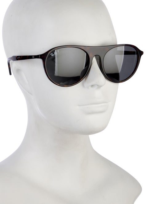 Ray-Ban Round Tinted Sunglasses
