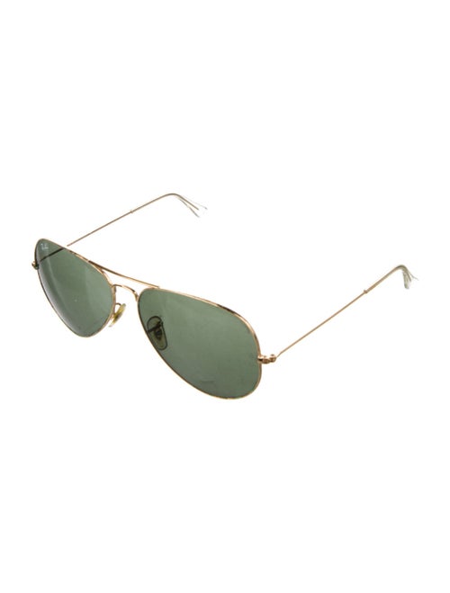 Ray-Ban Aviator Tinted Sunglasses