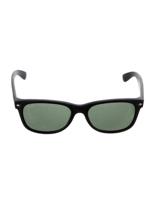Ray-Ban Wayfarer Tinted Sunglasses