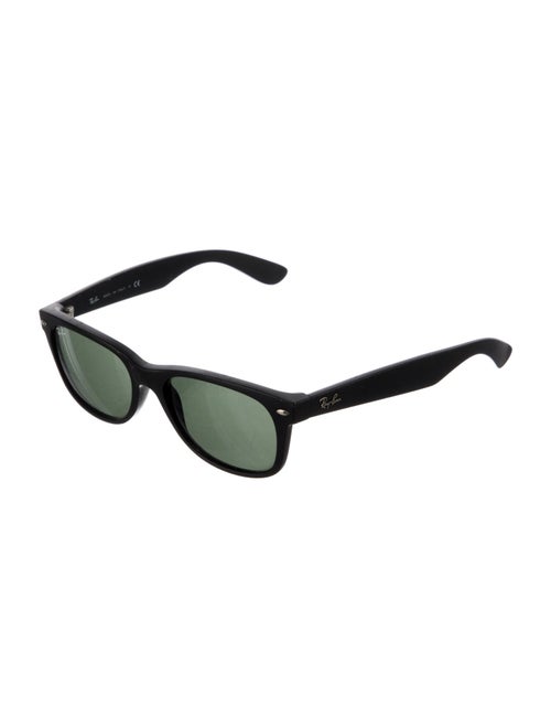 Ray-Ban Wayfarer Tinted Sunglasses