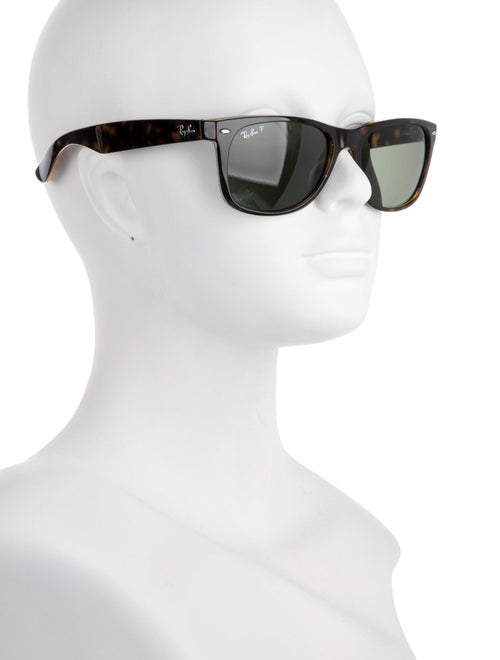 Ray-Ban Wayfarer Tinted Sunglasses