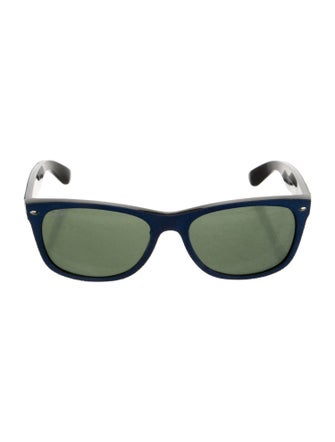 Ray-Ban Wayfarer Tinted Sunglasses