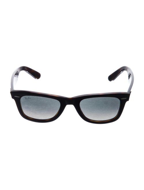 Ray-Ban Wayfarer Tinted Sunglasses