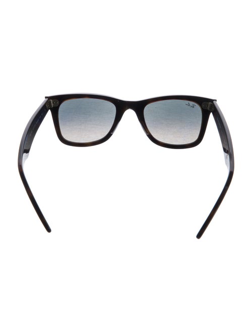 Ray-Ban Wayfarer Tinted Sunglasses