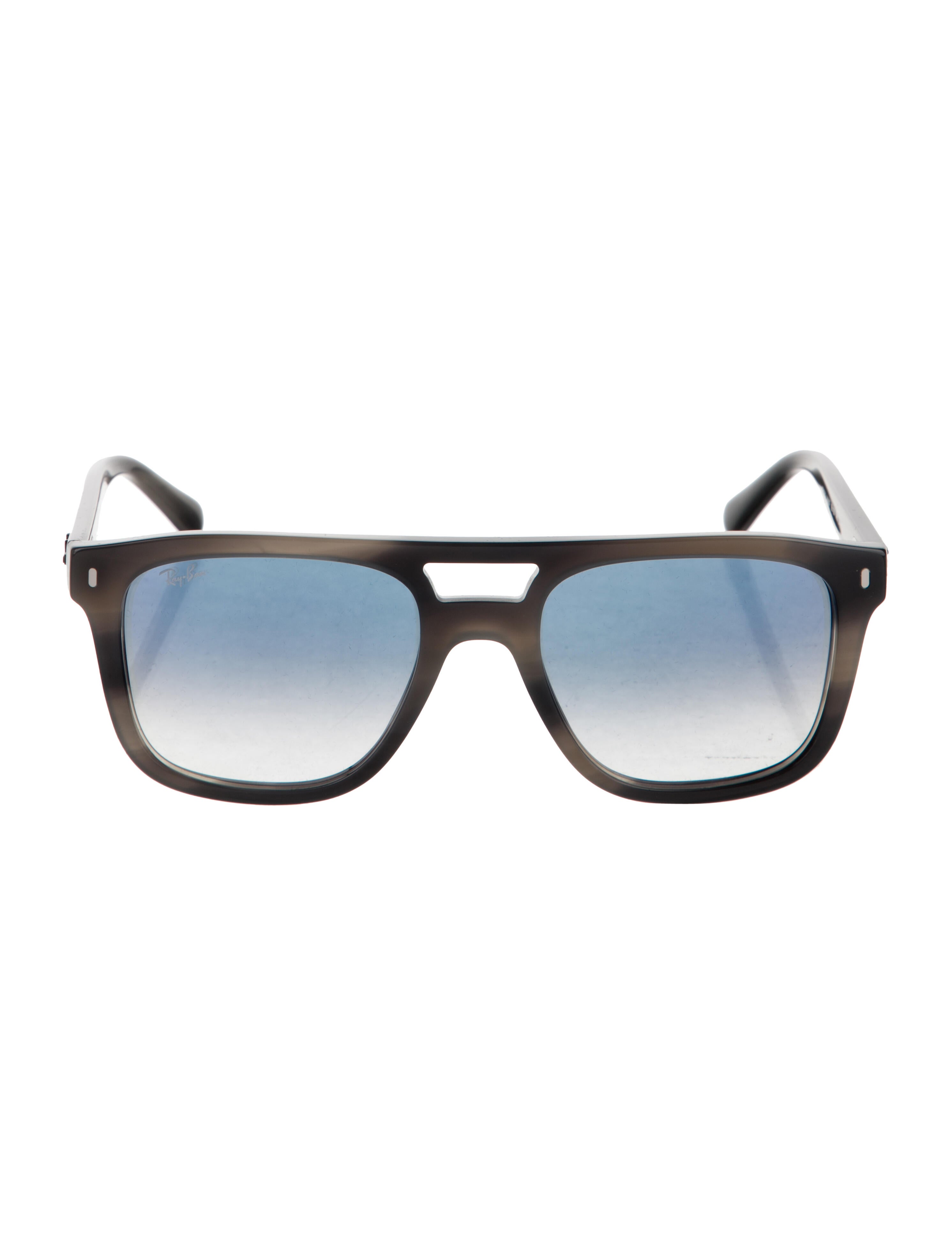 Ray-Ban Wayfarer Gradient Sunglasses w/ Tags