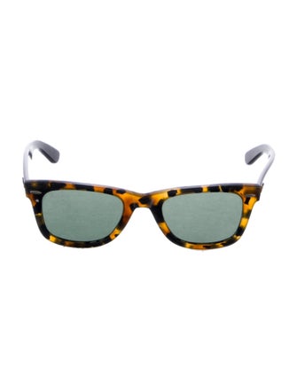 Ray-Ban Wayfarer Tinted Sunglasses