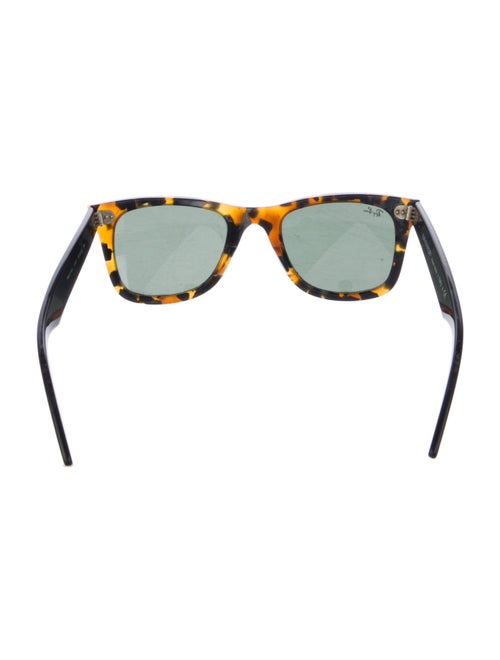 Ray-Ban Wayfarer Tinted Sunglasses