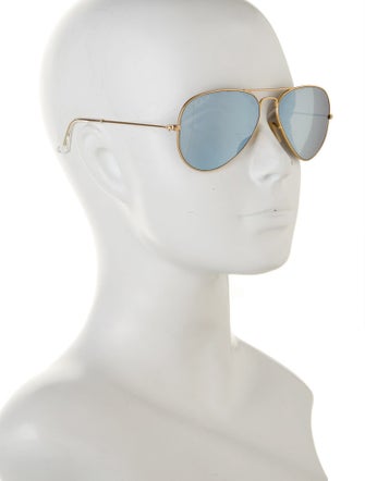 Ray-Ban Aviator Tinted Sunglasses