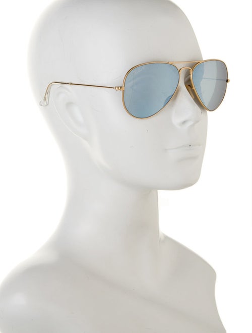 Ray-Ban Aviator Tinted Sunglasses