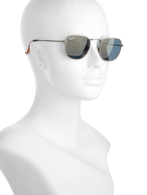 Ray-Ban Aviator Tinted Sunglasses