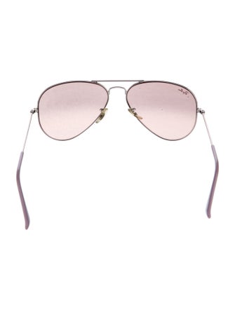 Ray-Ban Aviator Tinted Sunglasses