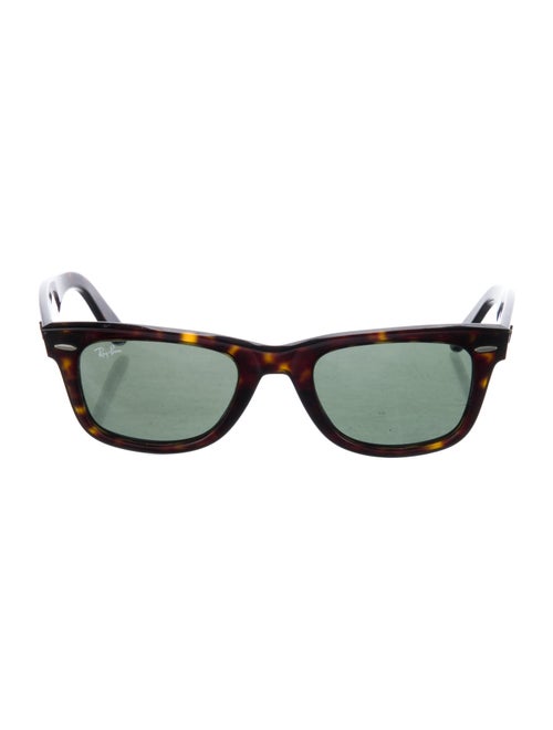 Ray-Ban Wayfarer Tinted Sunglasses