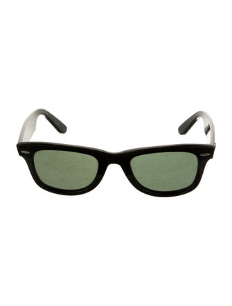 Ray-Ban Wayfarer Tinted Sunglasses