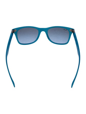 Ray-Ban Wayfarer Tinted Sunglasses