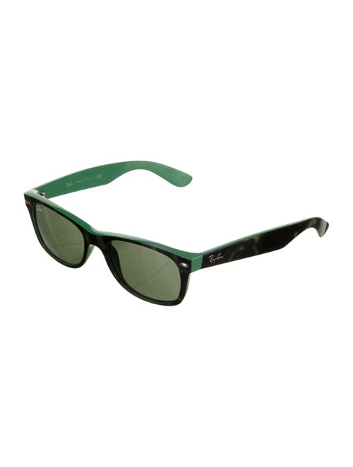 Ray-Ban Wayfarer Tinted Sunglasses