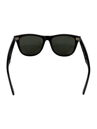 Ray-Ban Wayfarer Tinted Sunglasses