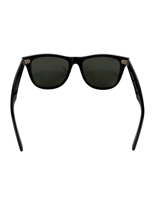 Ray-Ban Wayfarer Tinted Sunglasses