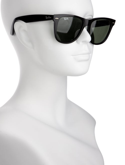 Ray-Ban Wayfarer Tinted Sunglasses