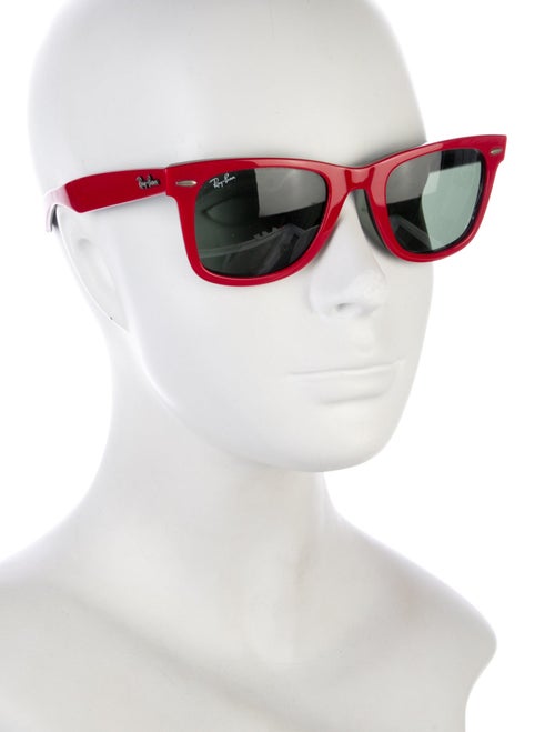 Ray-Ban Wayfarer Tinted Sunglasses