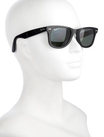 Ray-Ban Wayfarer Tinted Sunglasses