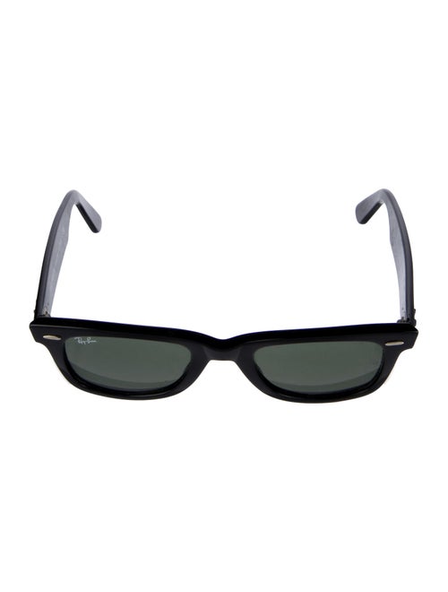 Ray-Ban Wayfarer Tinted Sunglasses