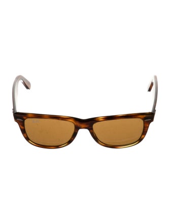 Ray-Ban Wayfarer Tinted Sunglasses