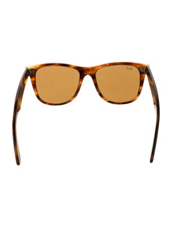 Ray-Ban Wayfarer Tinted Sunglasses