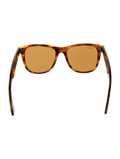 Ray-Ban Wayfarer Tinted Sunglasses