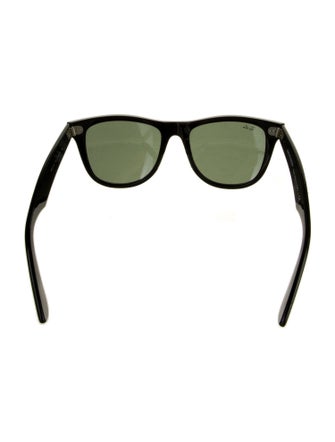 Ray-Ban Wayfarer Tinted Sunglasses
